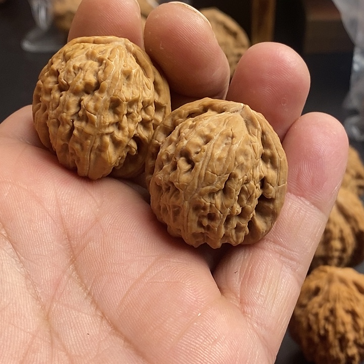 核桃文玩核桃白狮子小尺寸