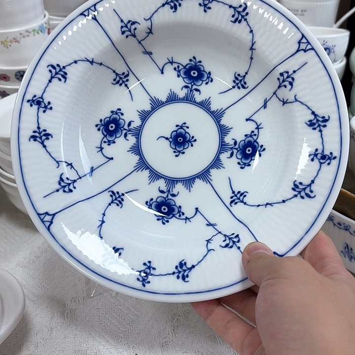 晨****8.5寸飞边草帽盘唐草。    