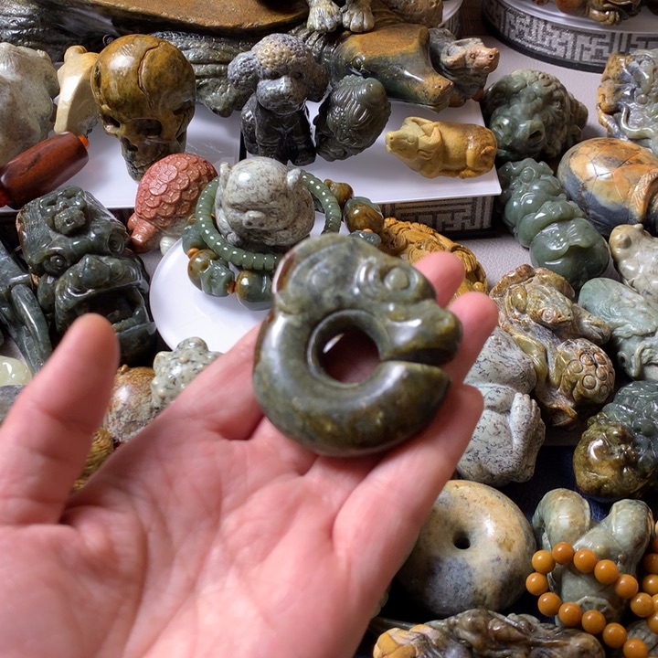 岫岩河磨玉（透闪石质玉）手链未镶嵌