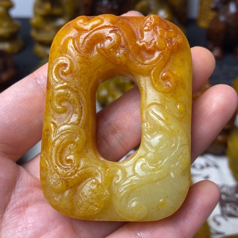 未镶嵌蛇纹石玉颈饰130