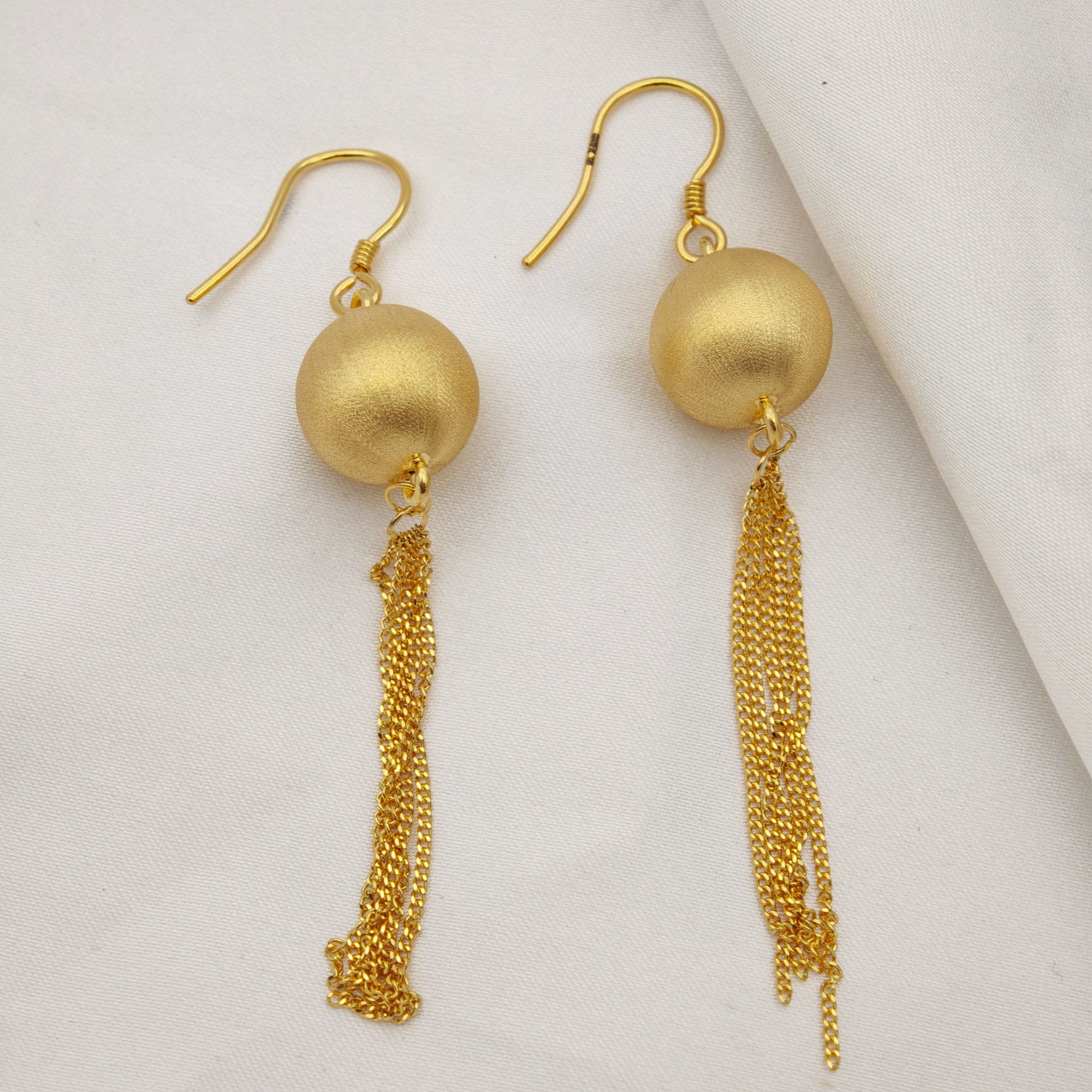 7635美开乐足金黄金耳环金珠耳勾5D时尚纯黄金送女友礼物秋冬百搭