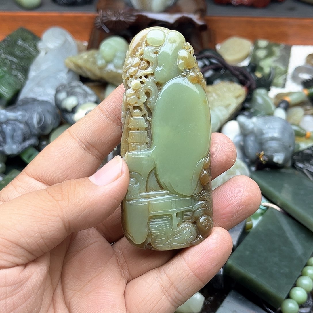 和田玉挂件未镶嵌抱****梦