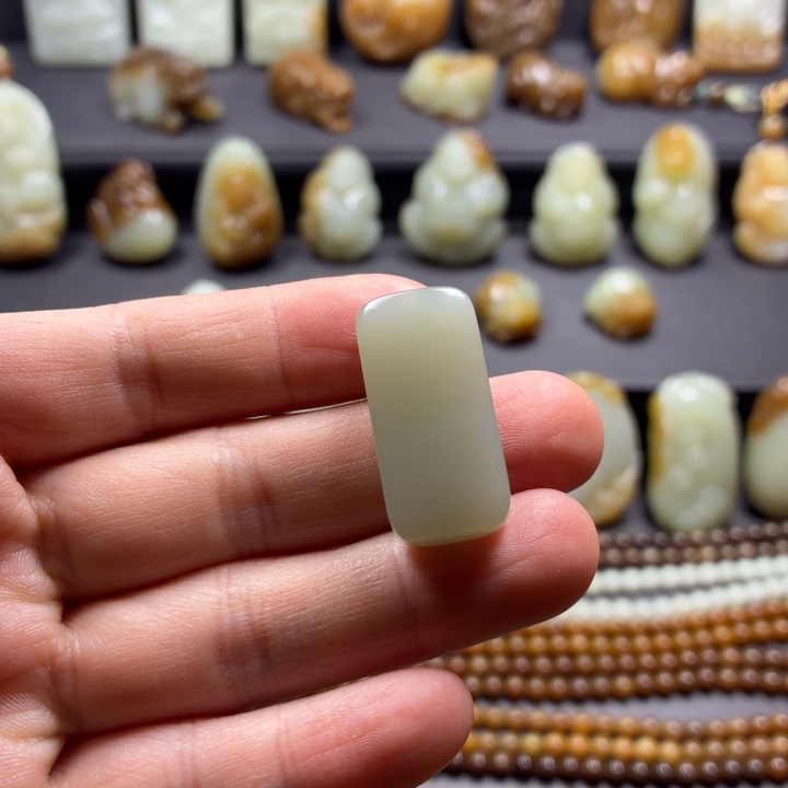 和田玉（糖玉）未镶嵌颈饰