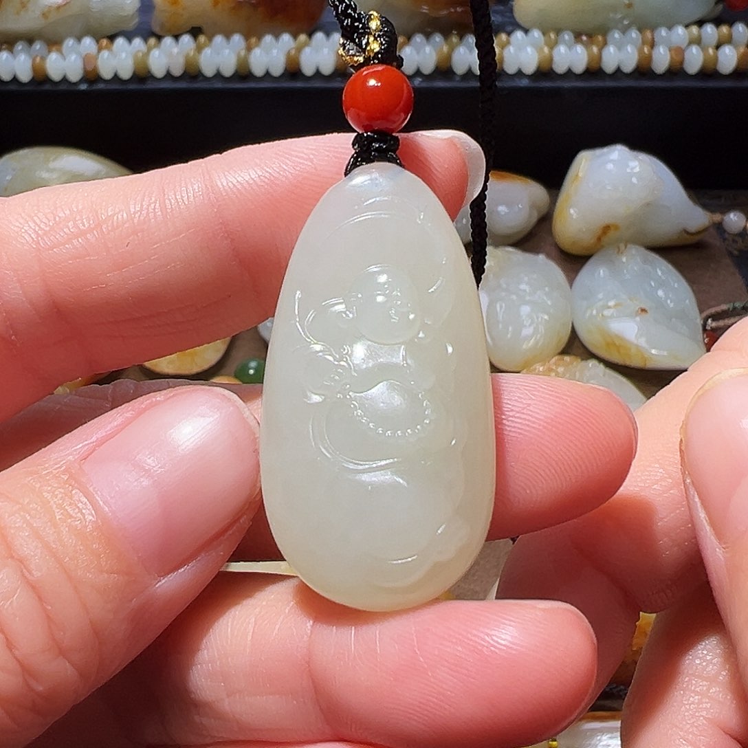 和田玉颈饰未镶嵌