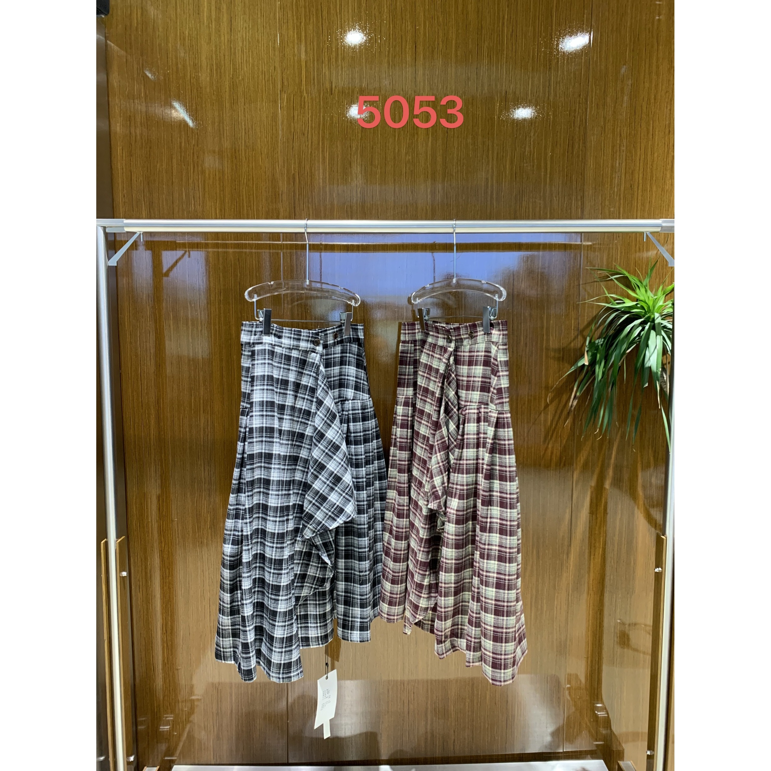 【NO退NO换】鑫然Kiki 韩系百搭格纹半身裙 255053 JCC