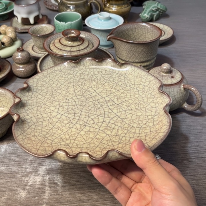 传世哥窑 荷叶壶承