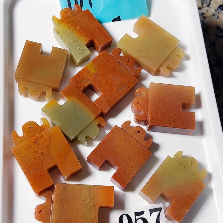 印石青田石浙江红元宝纽连珠印10个88元，印面尺寸1.1-1.3公分