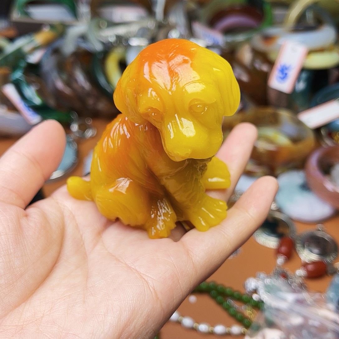 翡翠颈饰未镶嵌你