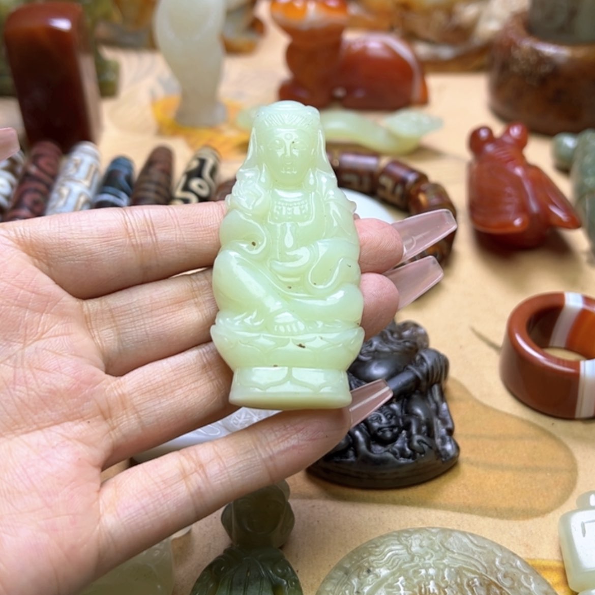 【闪购商品】蛇纹石玉颈饰未镶嵌