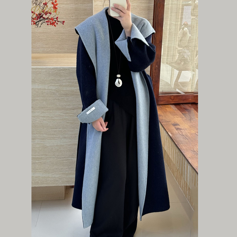 海蓝之谜2025秋冬新款女装双面手工缝制双色连帽绵羊毛大衣百搭爆