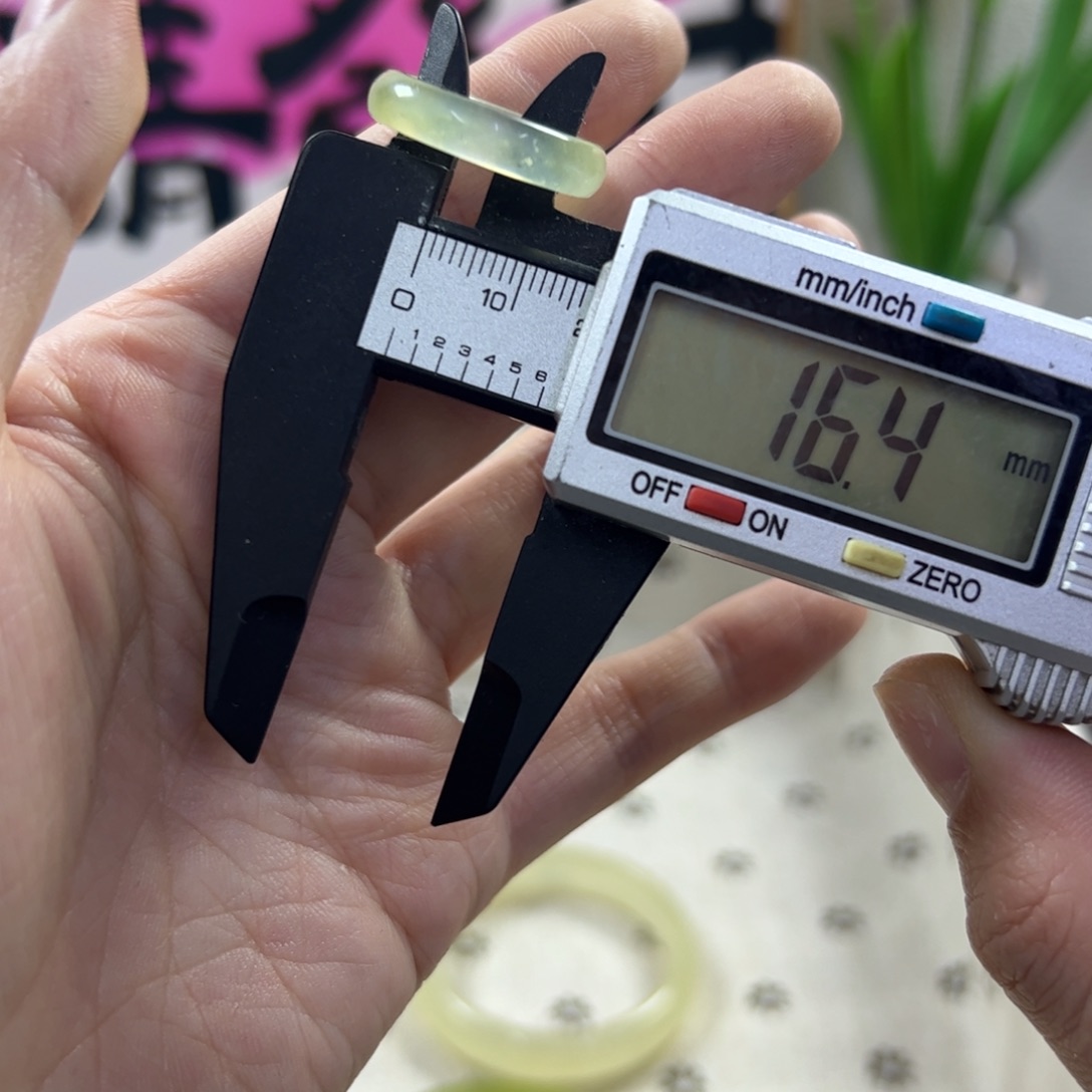 蛇纹石玉手镯未镶嵌225