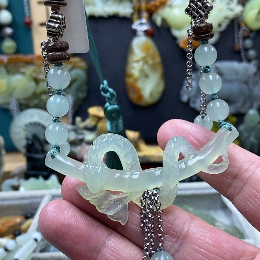 【闪购商品】蛇纹石玉吊坠未镶嵌