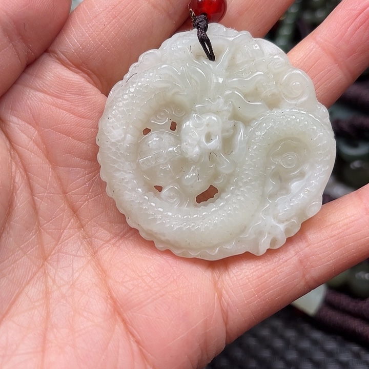 和田玉颈饰未镶嵌