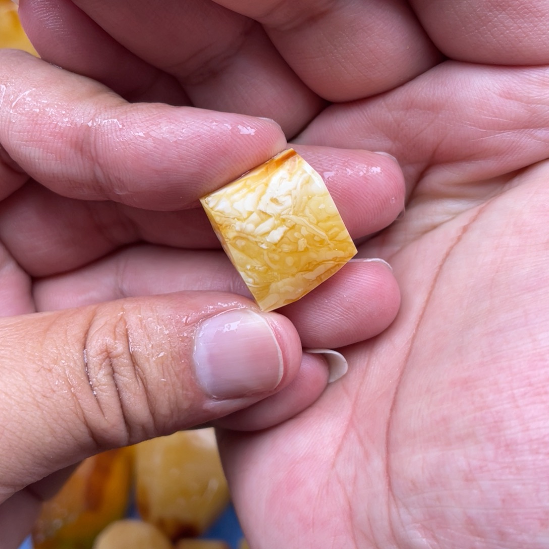 名***话定制蜜蜡未镶嵌原石