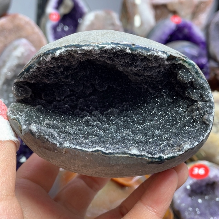 水晶摆件未镶嵌捡漏