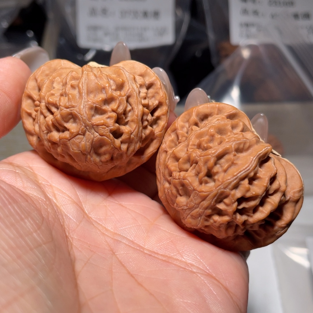 吊坠文玩核桃13720的41.5宫灯