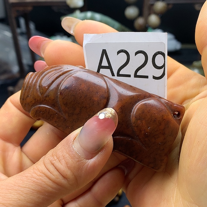 和田玉未镶嵌车挂