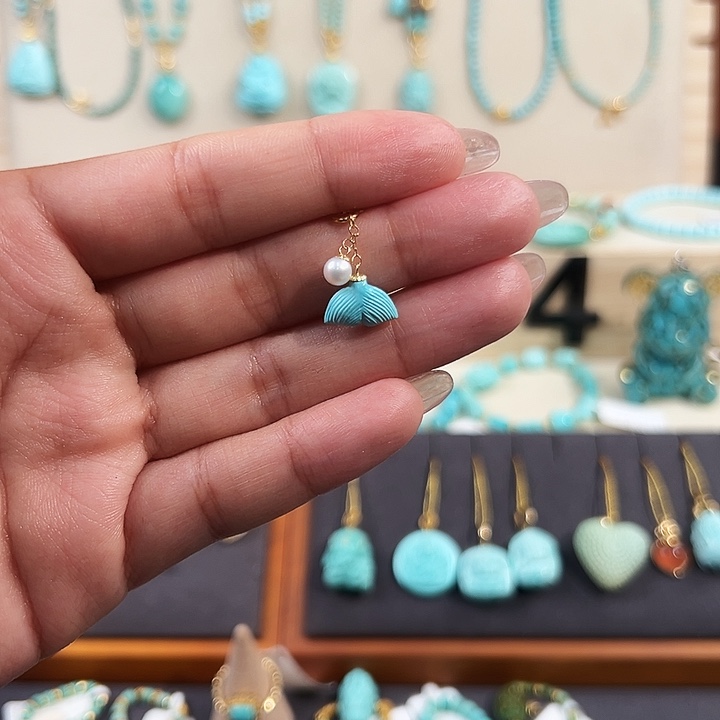 绿松石18K金镶嵌鱼尾小滴溜