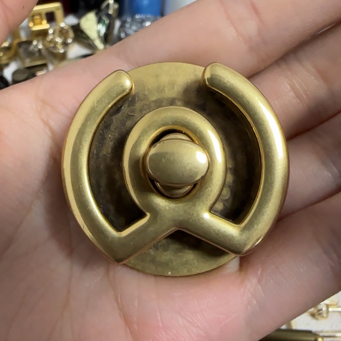 扭锁15元2个.满30元发货