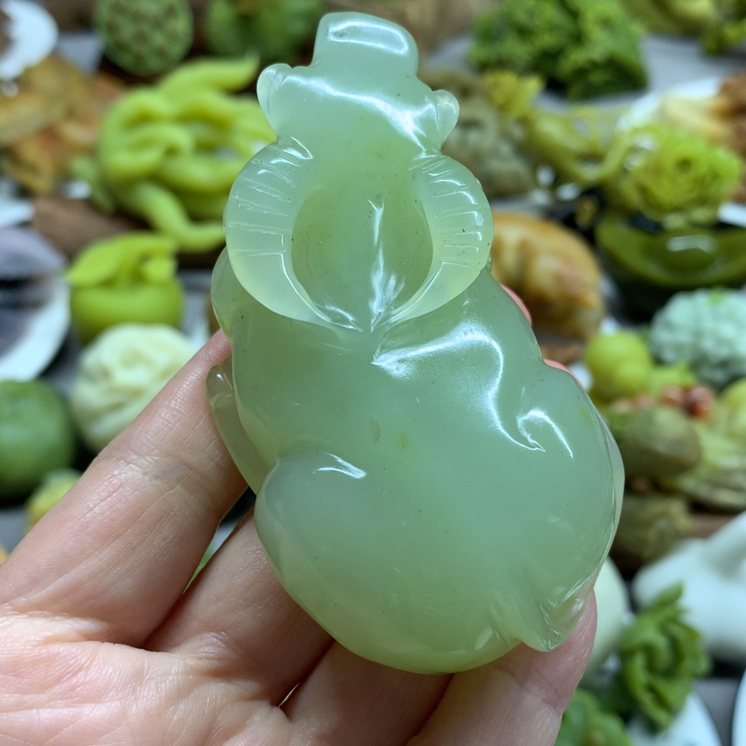 蛇纹石玉手把件未镶嵌