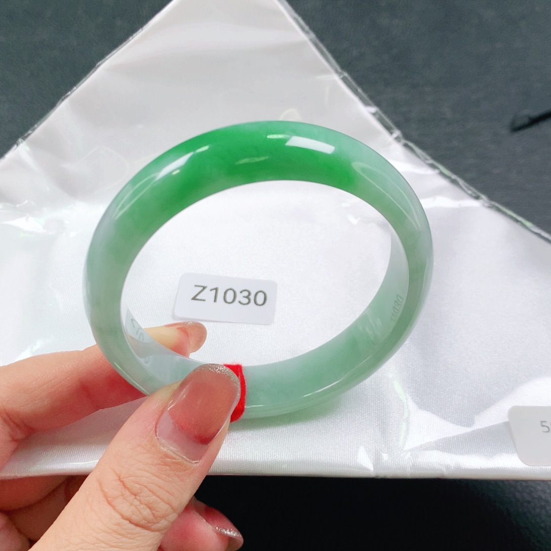 翡翠未镶嵌手镯半山水03