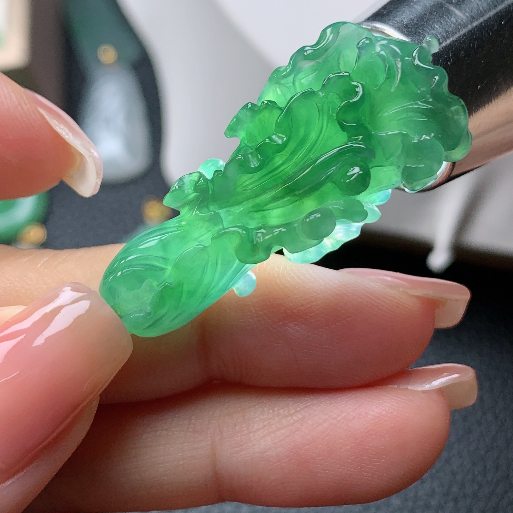 缅甸天然翡翠a货18k金冰蓝水绿白菜吊坠40.6×16.5×9.7