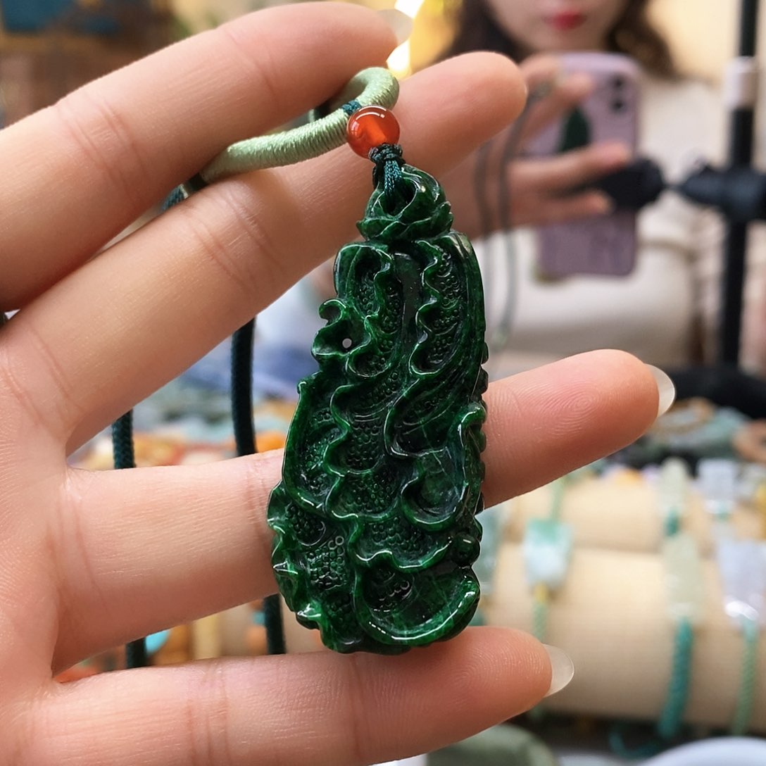 翡翠颈饰未镶嵌翡翠挂件