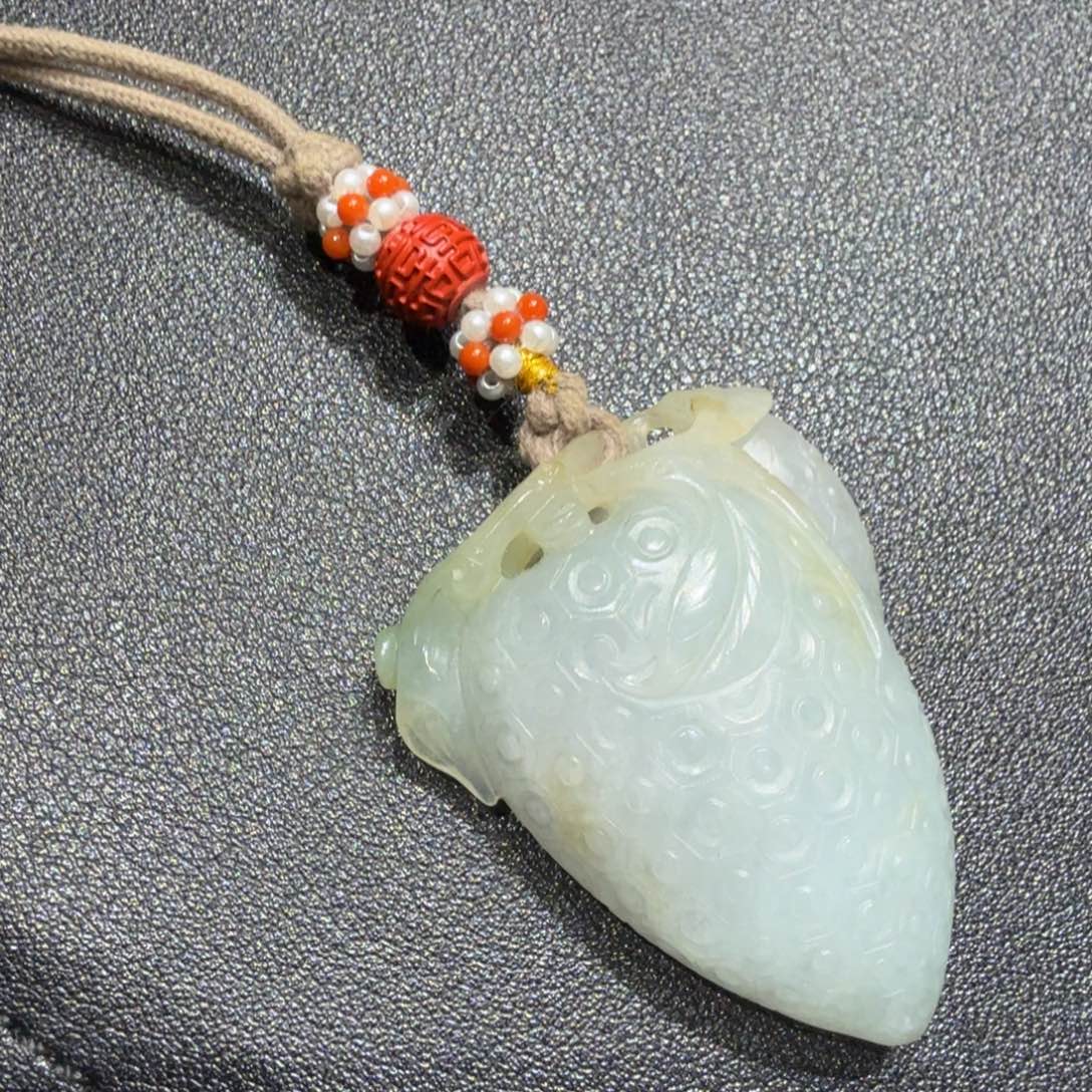 翡翠未镶嵌颈饰一本万利