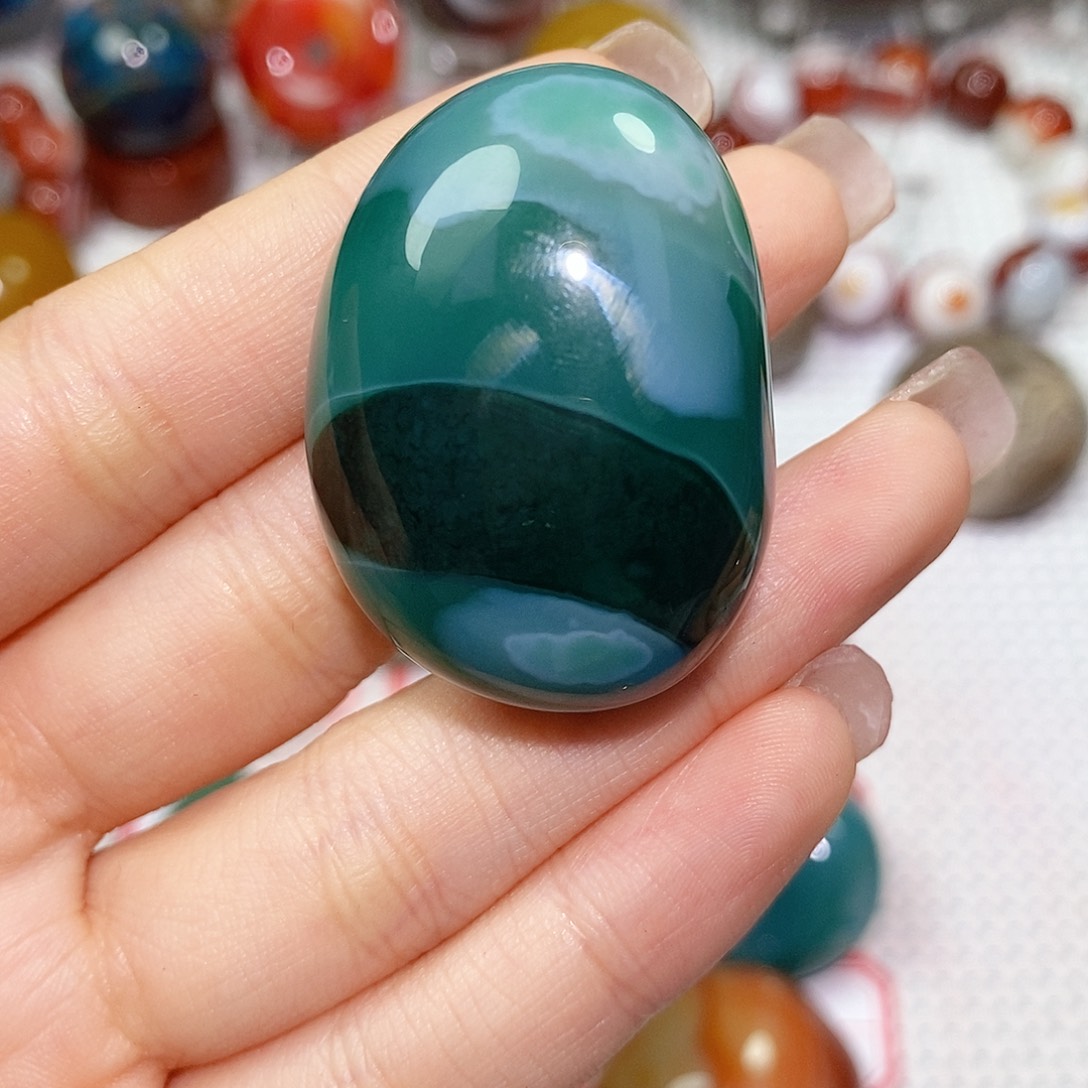 夏***天玛瑙/玉髓未镶嵌珠宝奇石