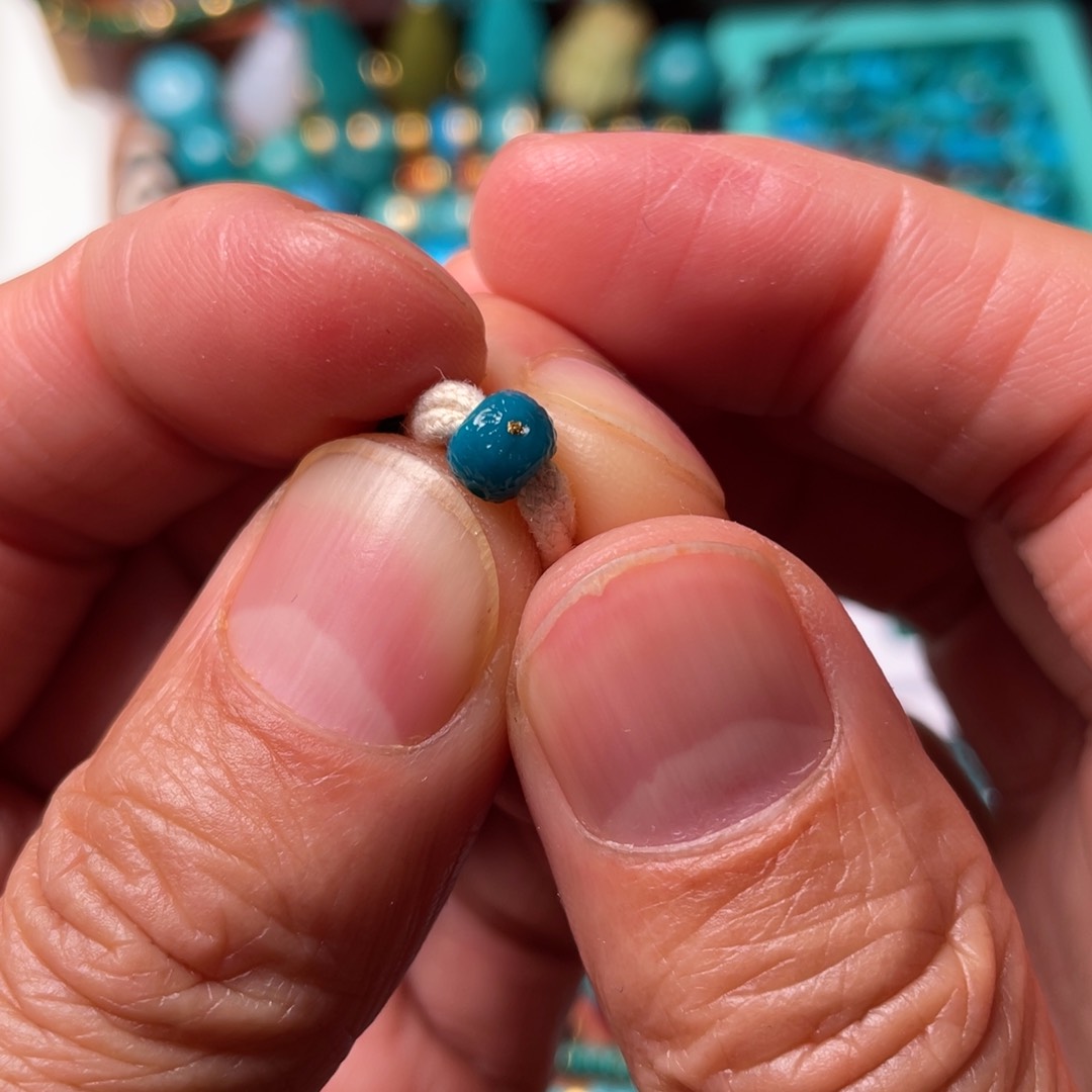 绿松石颈饰未镶嵌你***谁