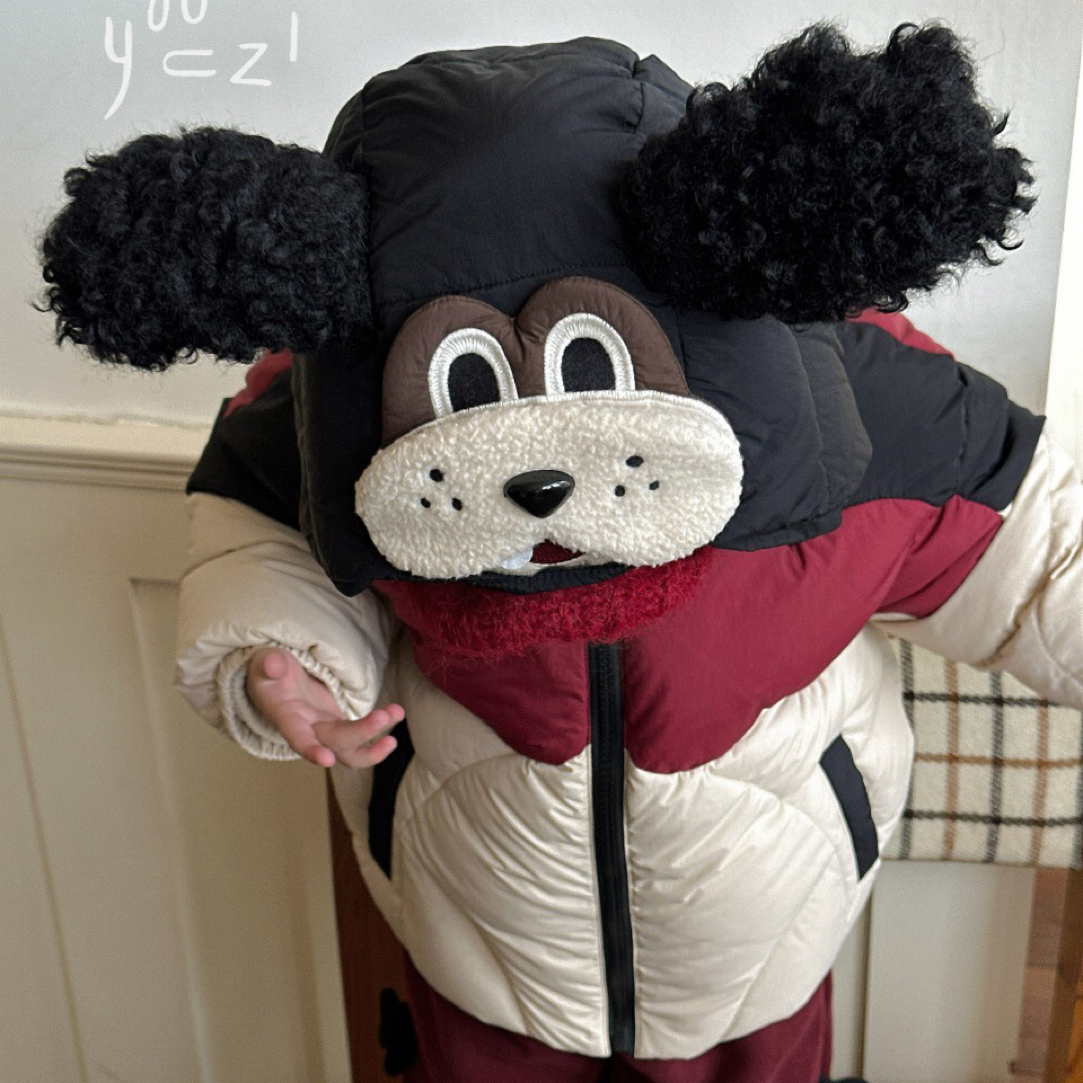 右子立体小狗拼色羽绒服