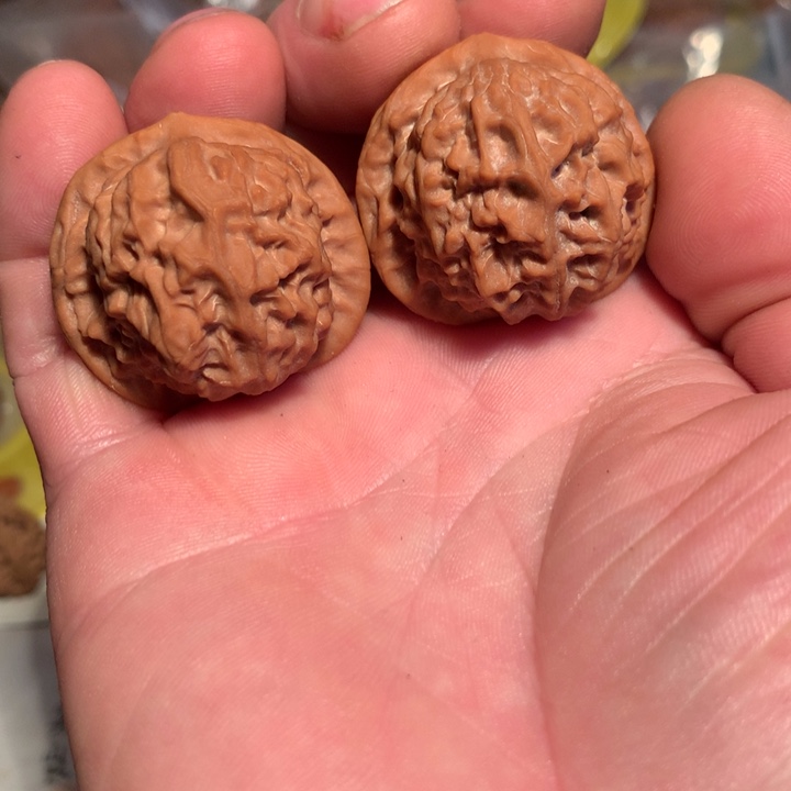 文玩核桃吊坠瓷娃娃35