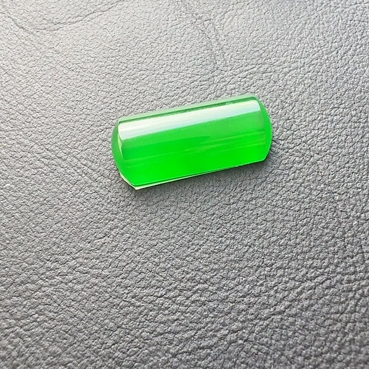 翡翠裸石天然翡翠A货满色马鞍裸石