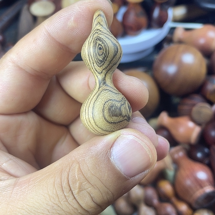 木E*A黄金檀手把件葫芦