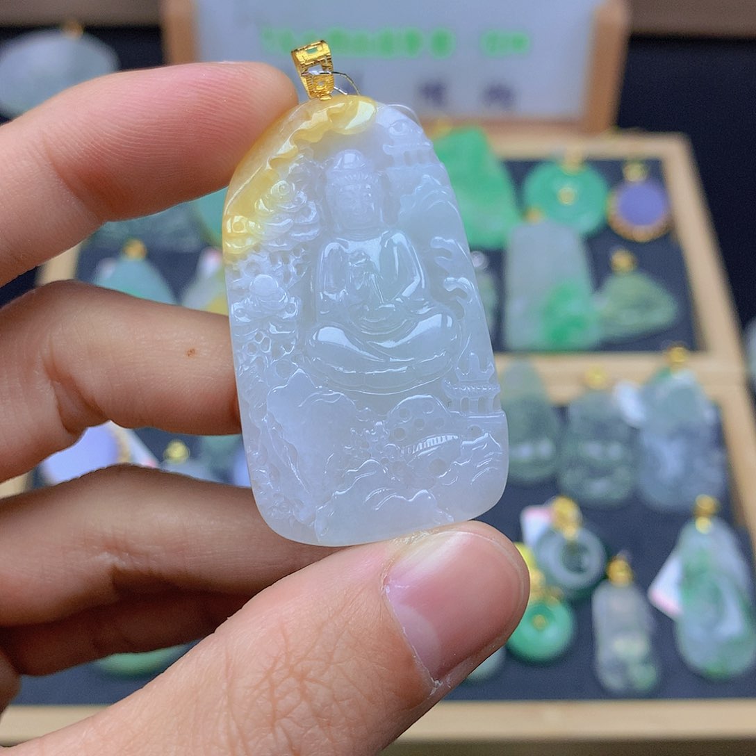 翡翠颈饰18K金镶嵌翡翠