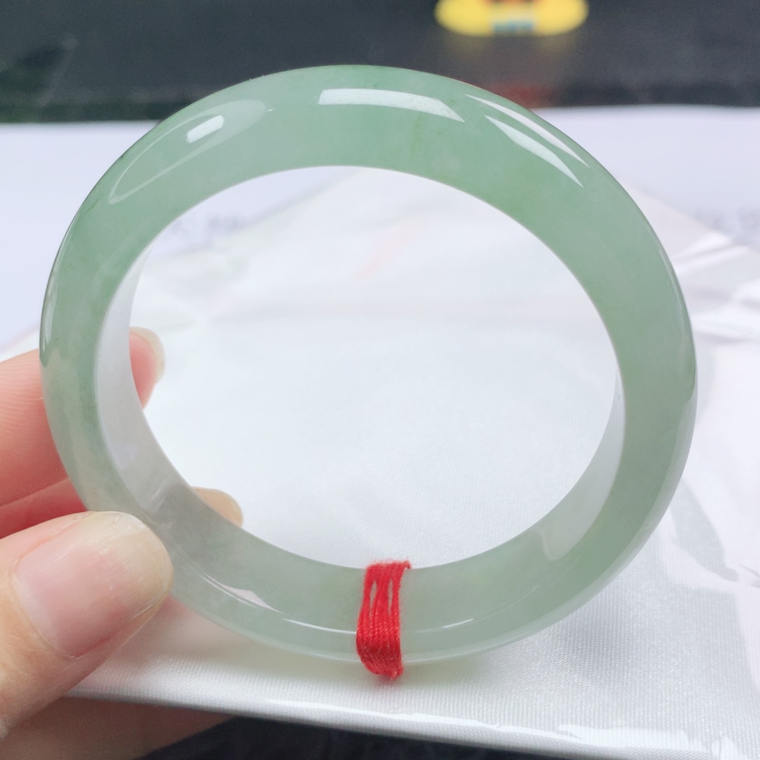 翡翠未镶嵌手镯正