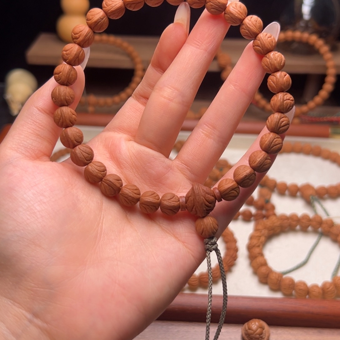 禹***叔木质类陕西龙纹桃核0.9