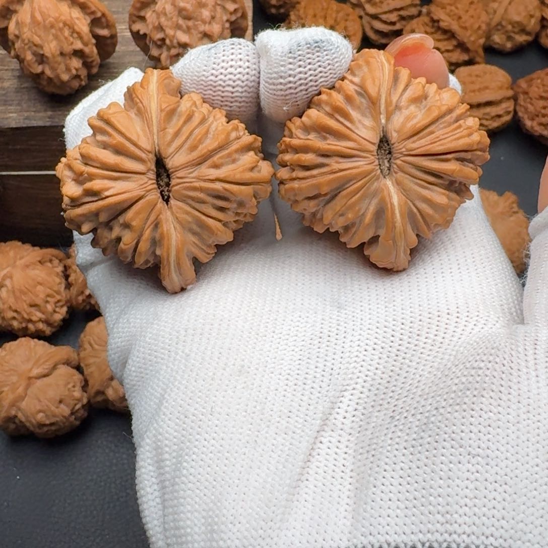 文玩核桃吊坠44楼子4321