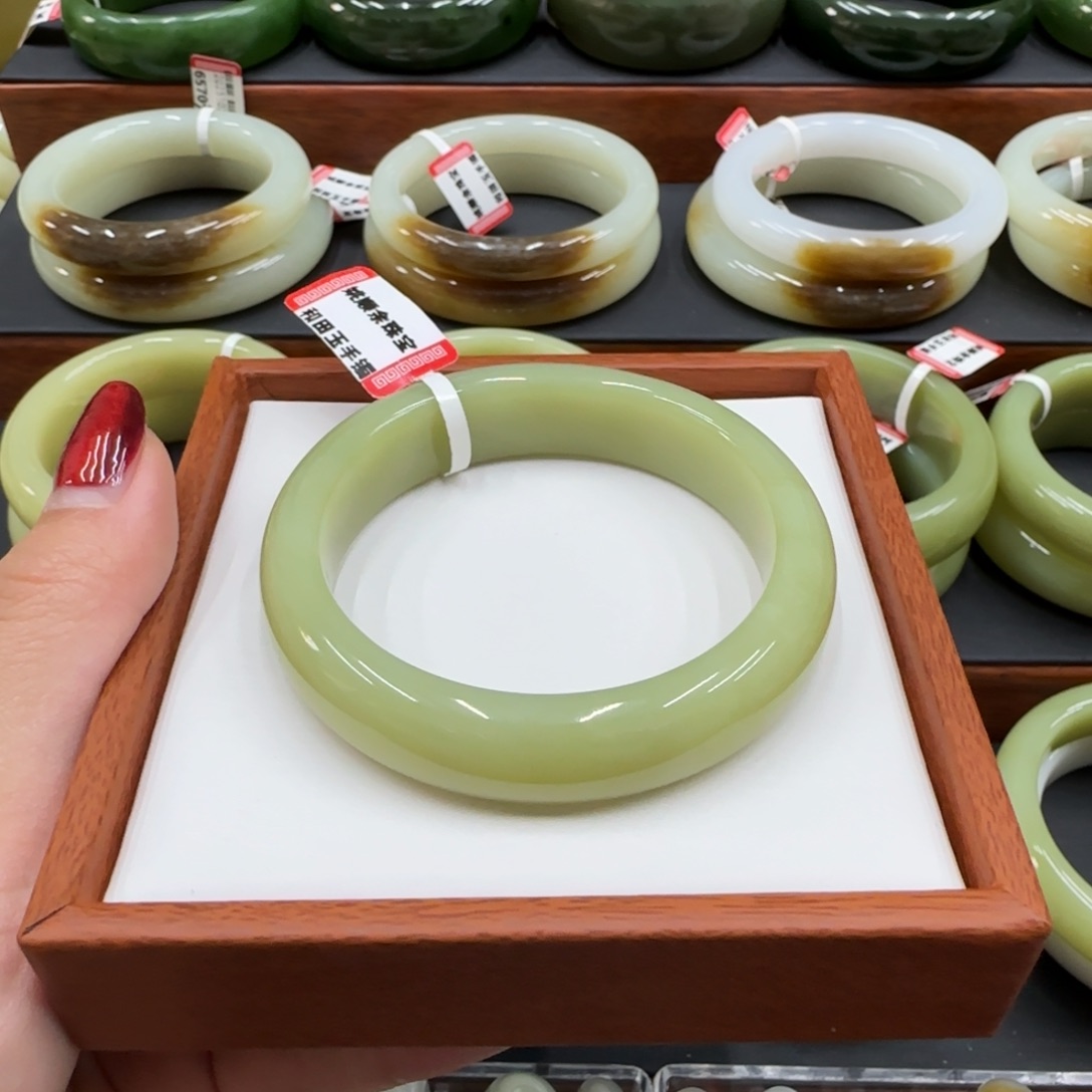 未镶嵌手镯和田玉不*脱