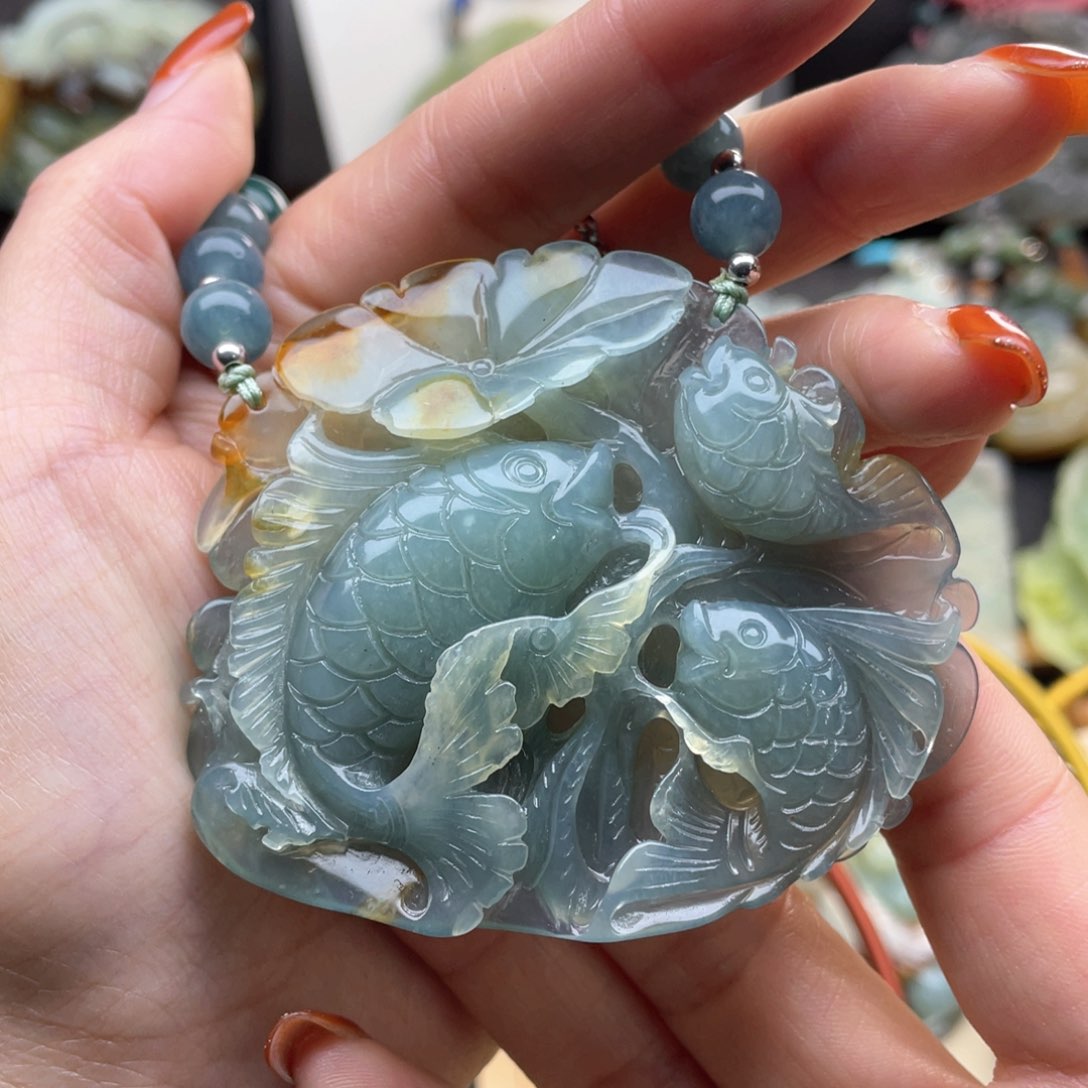 蛇纹石玉颈饰未镶嵌