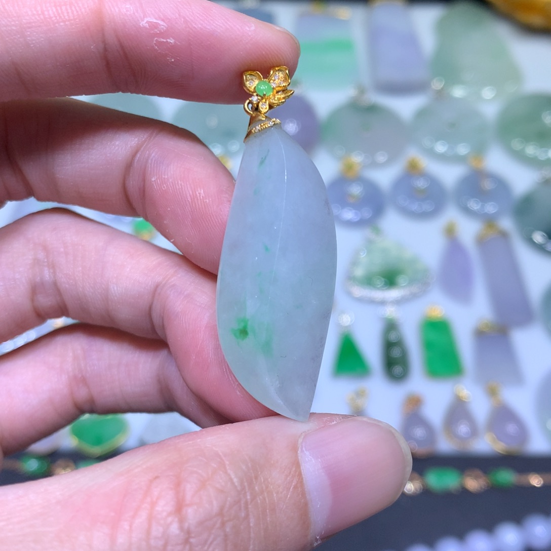 翡翠吊坠(不含链)18K金镶嵌