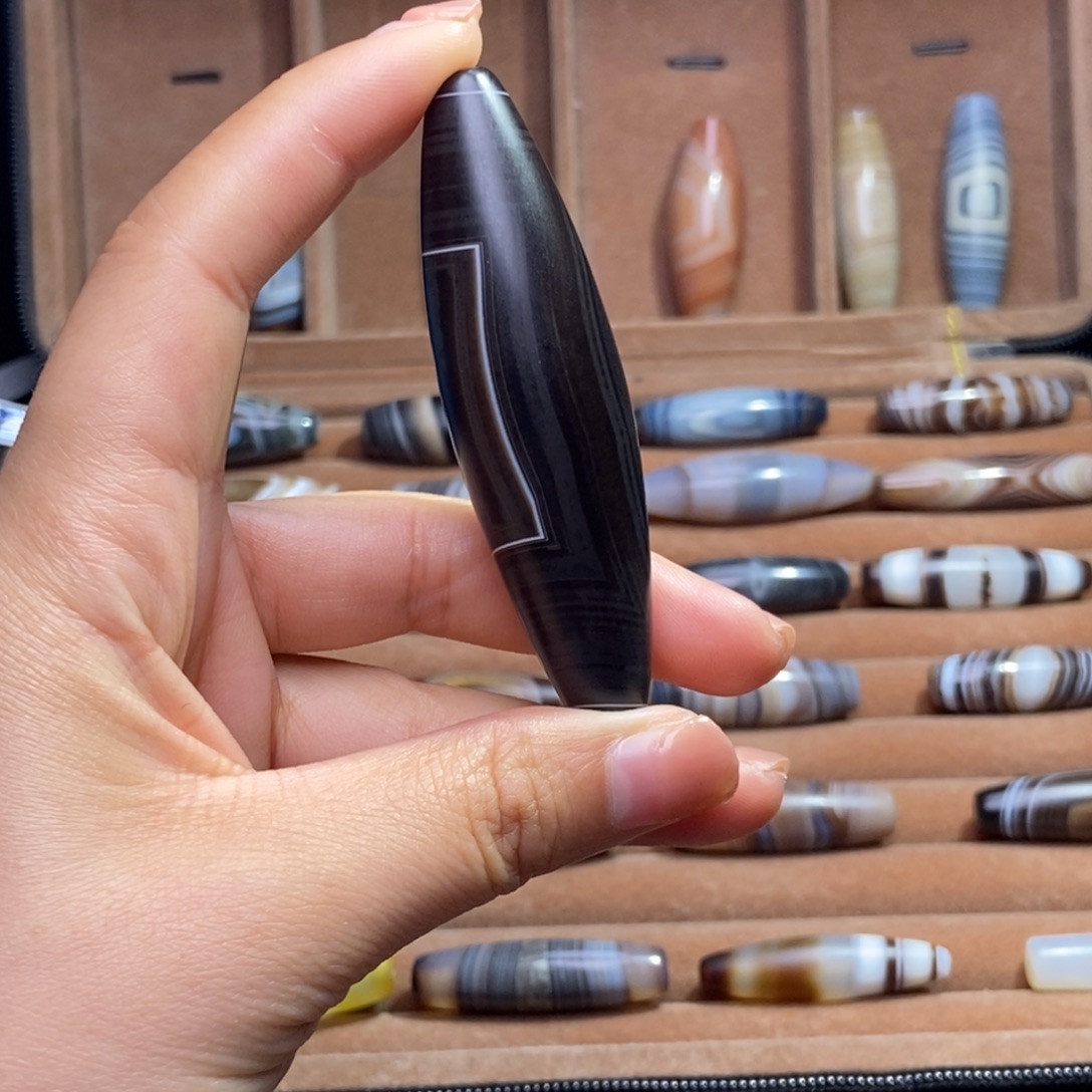 李***寒玛瑙/玉髓未镶嵌颈饰