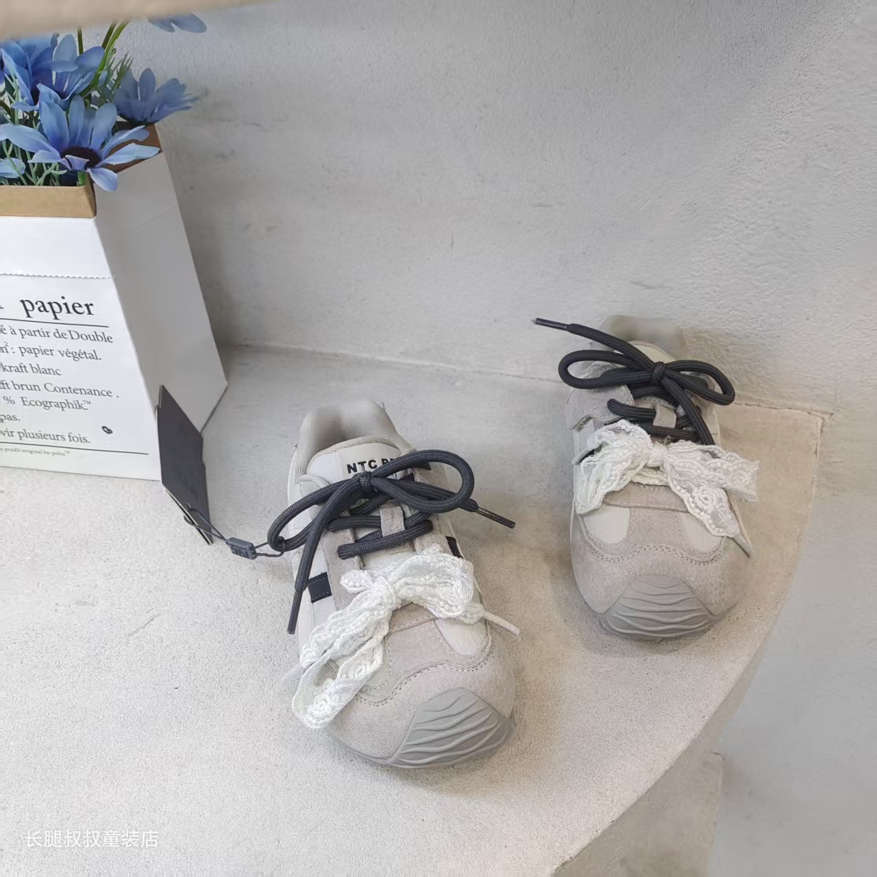女童蝴蝶结蕾丝休闲鞋