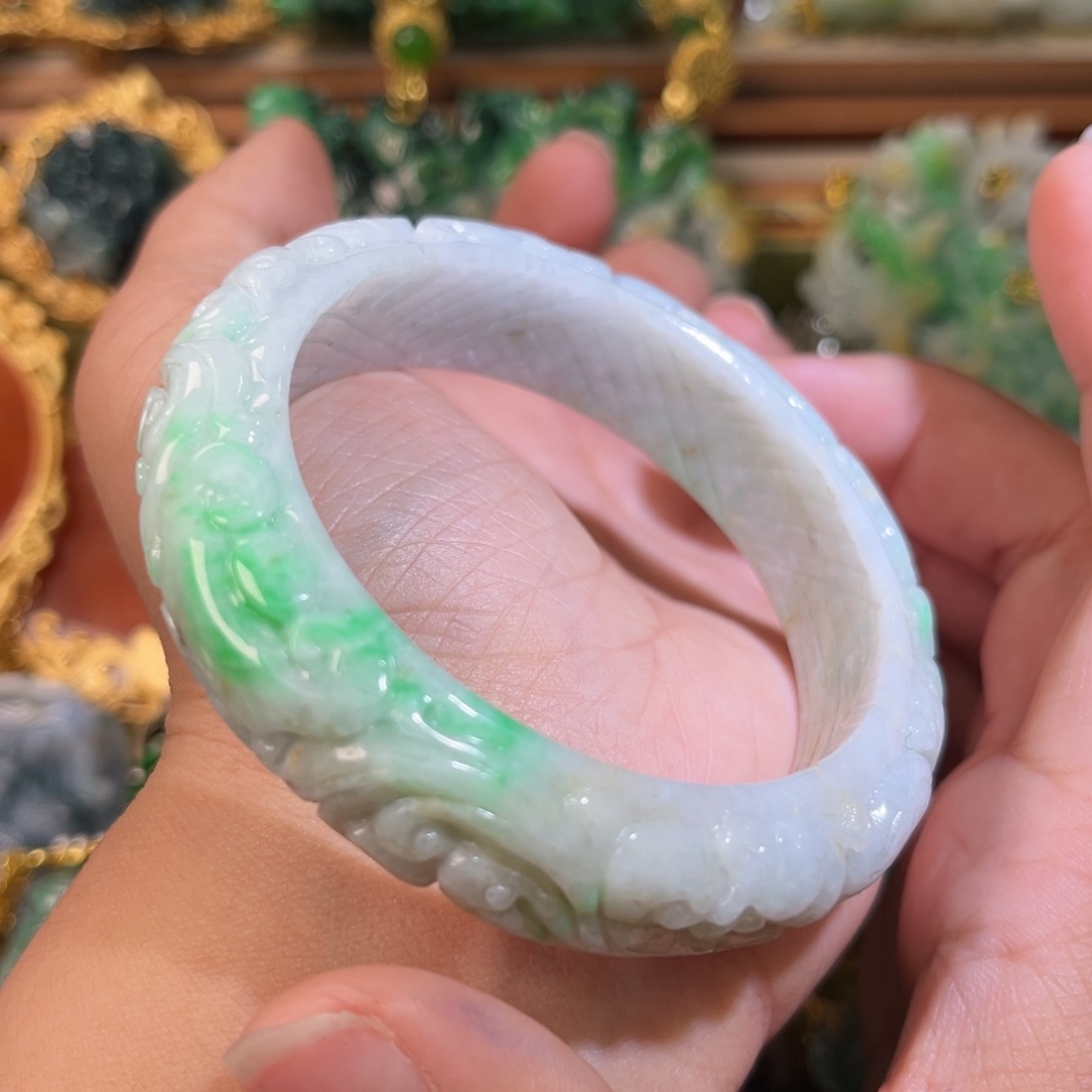 翡翠颈饰未镶嵌带编织