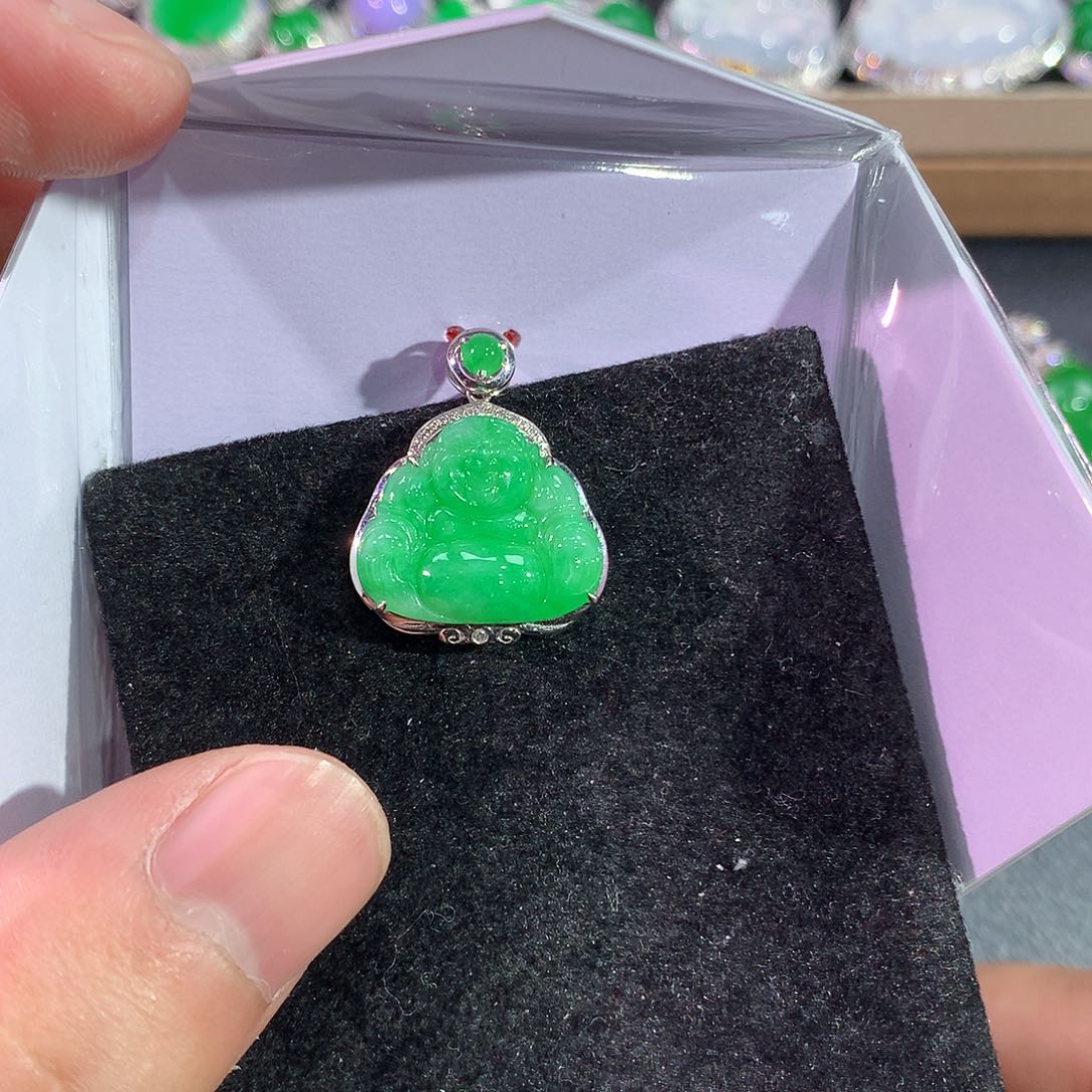 翡翠吊坠(赠链)18K金镶嵌