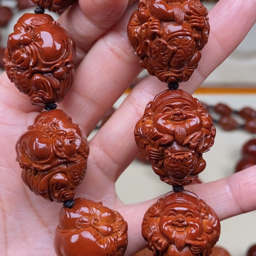 橄榄核吊坠长****酒财神，