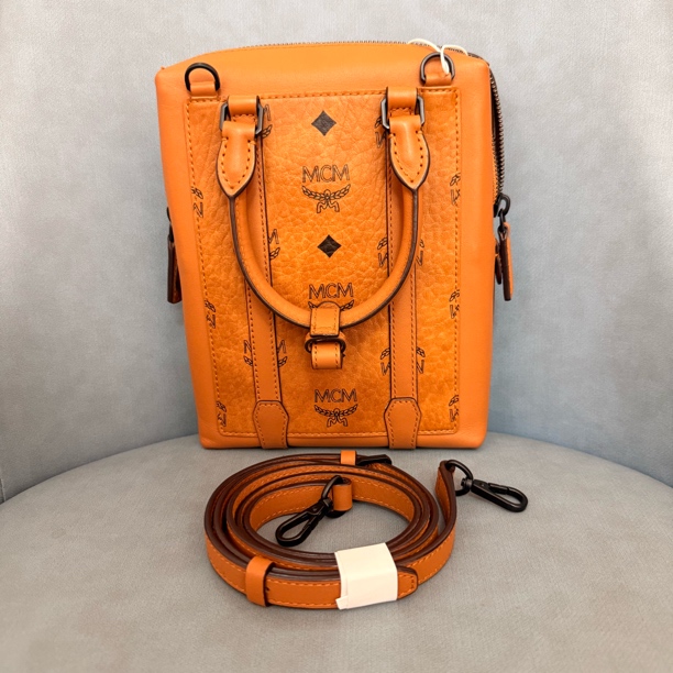 99新 MCM 方姐中古/干邑色老花中性单肩斜挎包