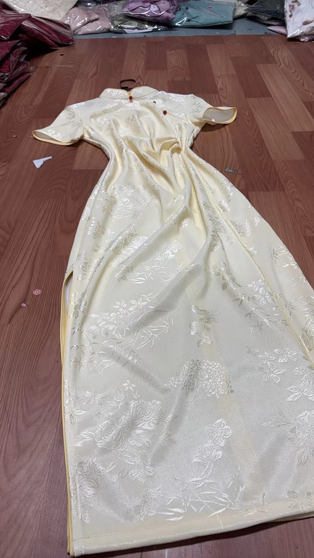 3220-新款 黄色 小蛮腰 年轻 改良 旗袍