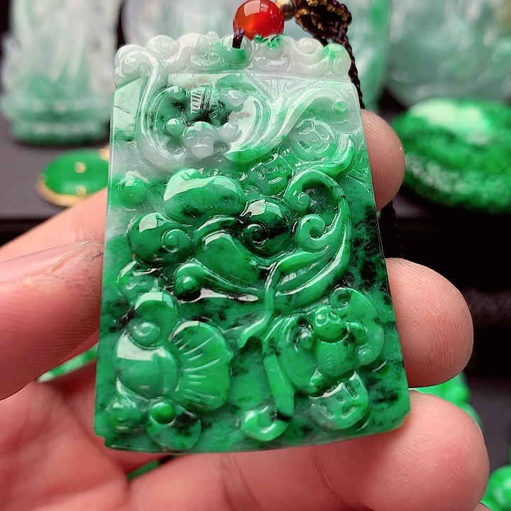 翡翠未镶嵌吊坠(不含链)