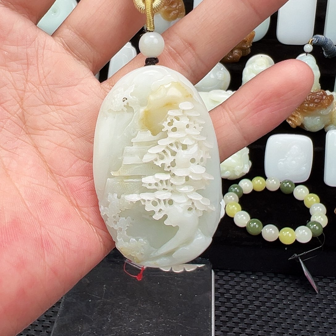 和田玉颈饰未镶嵌